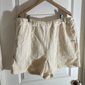 *Madewell* Women's Cream Shorts